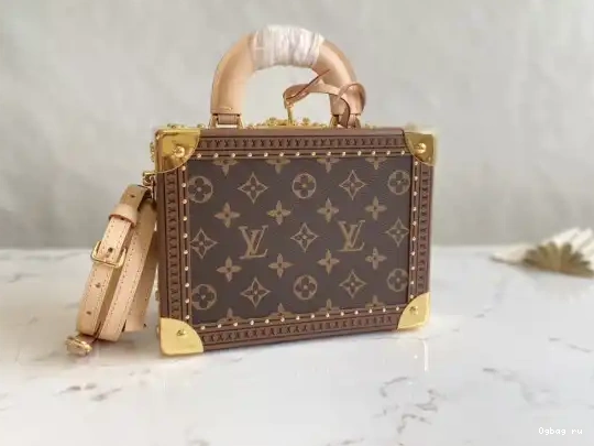 Vuitton Tresor Louis Valisette 0428